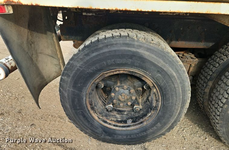 image for item EI3992 1978 Ford  9000 water truck