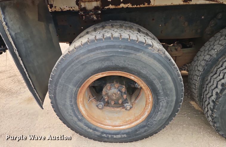 image for item EI3992 1978 Ford  9000 water truck