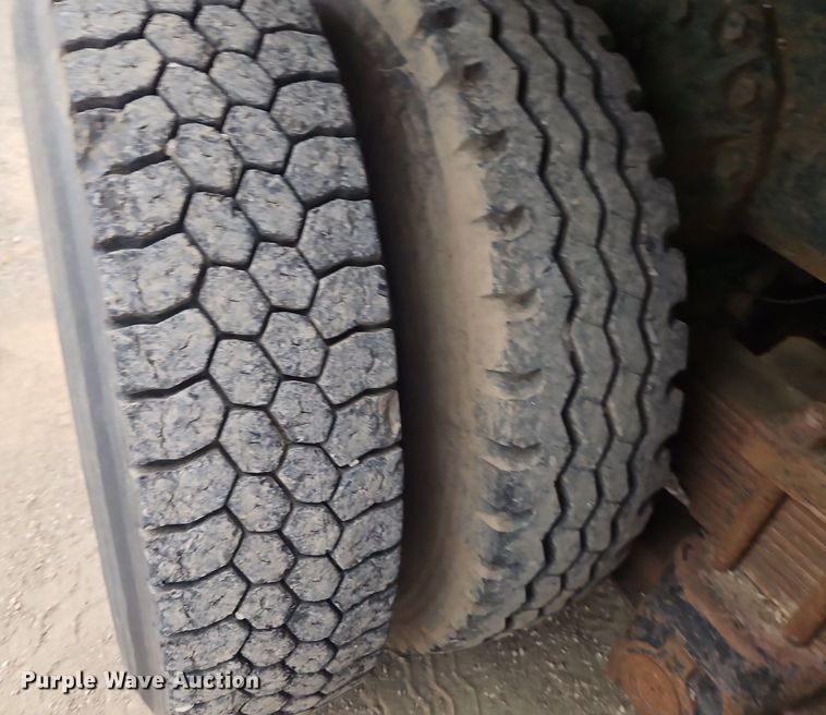 image for item EI3992 1978 Ford  9000 water truck