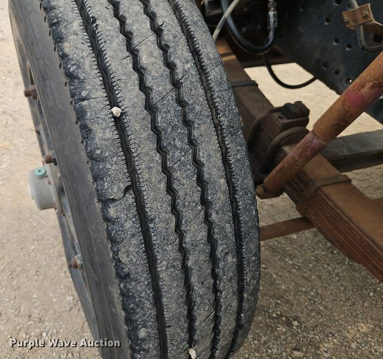 image for item EI3992 1978 Ford  9000 water truck