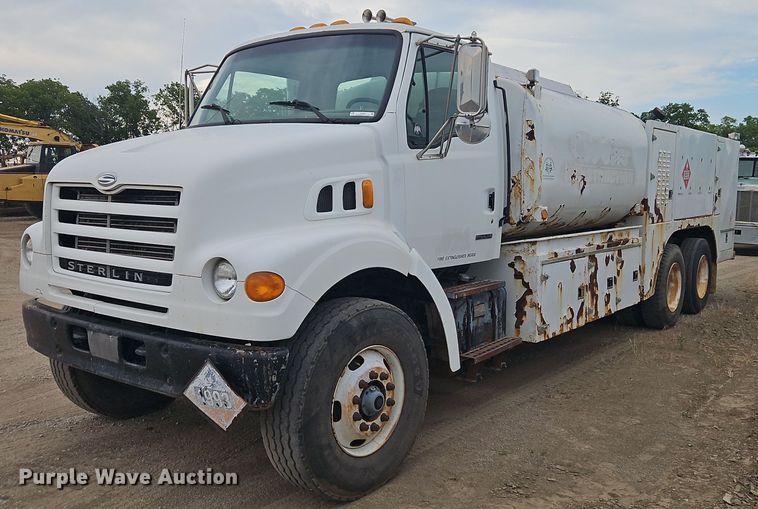 image for item EI3993 2001 Sterling  Acterra  fuel / lube truck