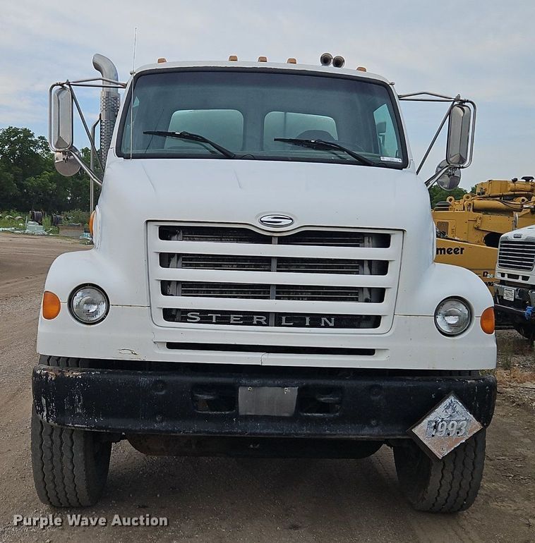 image for item EI3993 2001 Sterling  Acterra  fuel / lube truck