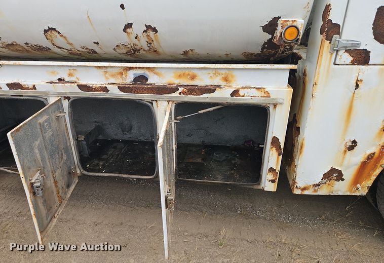 image for item EI3993 2001 Sterling  Acterra  fuel / lube truck