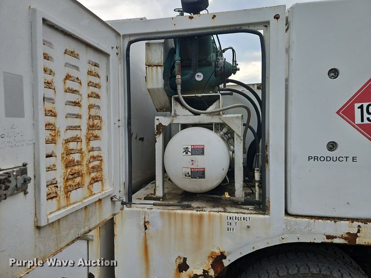 image for item EI3993 2001 Sterling  Acterra  fuel / lube truck