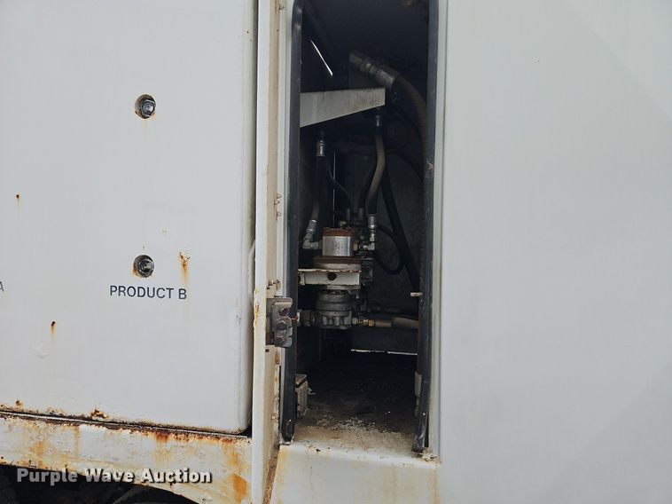 image for item EI3993 2001 Sterling  Acterra  fuel / lube truck