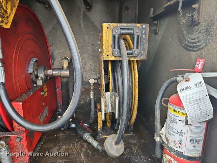 image for item EI3993 2001 Sterling  Acterra  fuel / lube truck