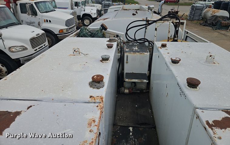 image for item EI3993 2001 Sterling  Acterra  fuel / lube truck