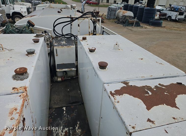 image for item EI3993 2001 Sterling  Acterra  fuel / lube truck