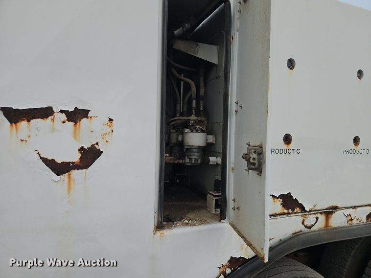 image for item EI3993 2001 Sterling  Acterra  fuel / lube truck