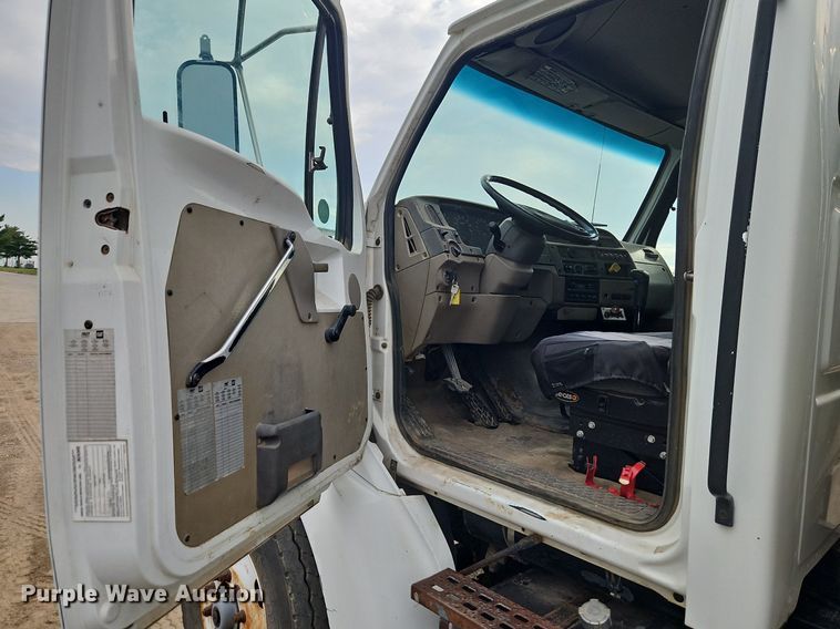 image for item EI3993 2001 Sterling  Acterra  fuel / lube truck