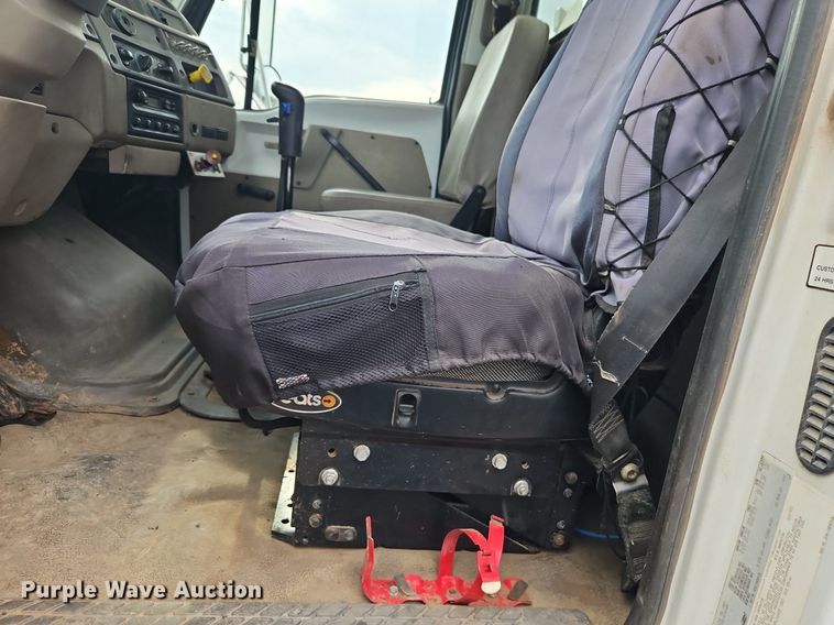 image for item EI3993 2001 Sterling  Acterra  fuel / lube truck