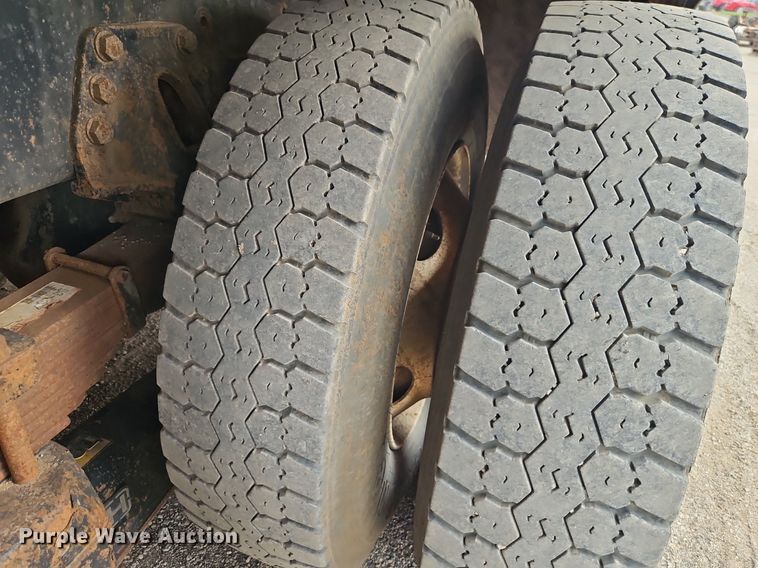 image for item EI3993 2001 Sterling  Acterra  fuel / lube truck