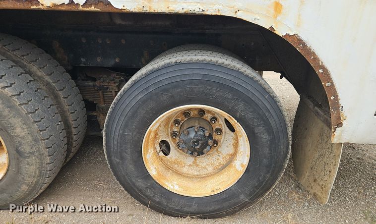 image for item EI3993 2001 Sterling  Acterra  fuel / lube truck