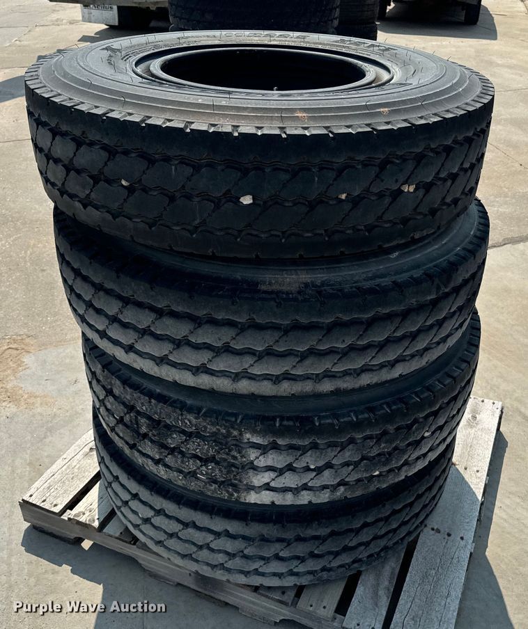 image for item EI4026 (4) Michelin 11R22.5 tires and wheels