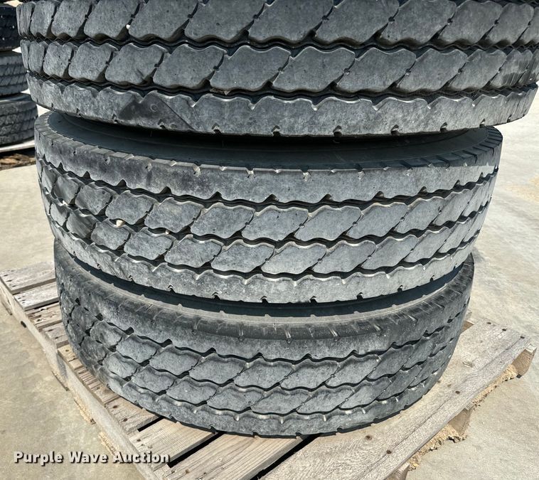 image for item EI4026 (4) Michelin 11R22.5 tires and wheels