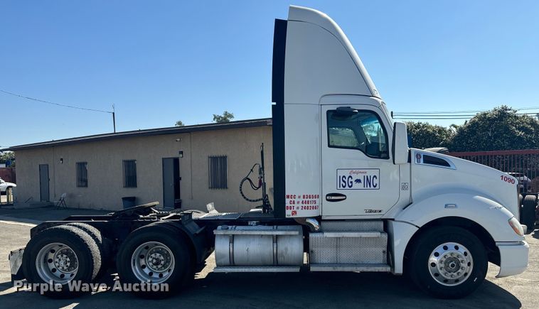 image for item EI4027 2014 Kenworth T680 semi truck