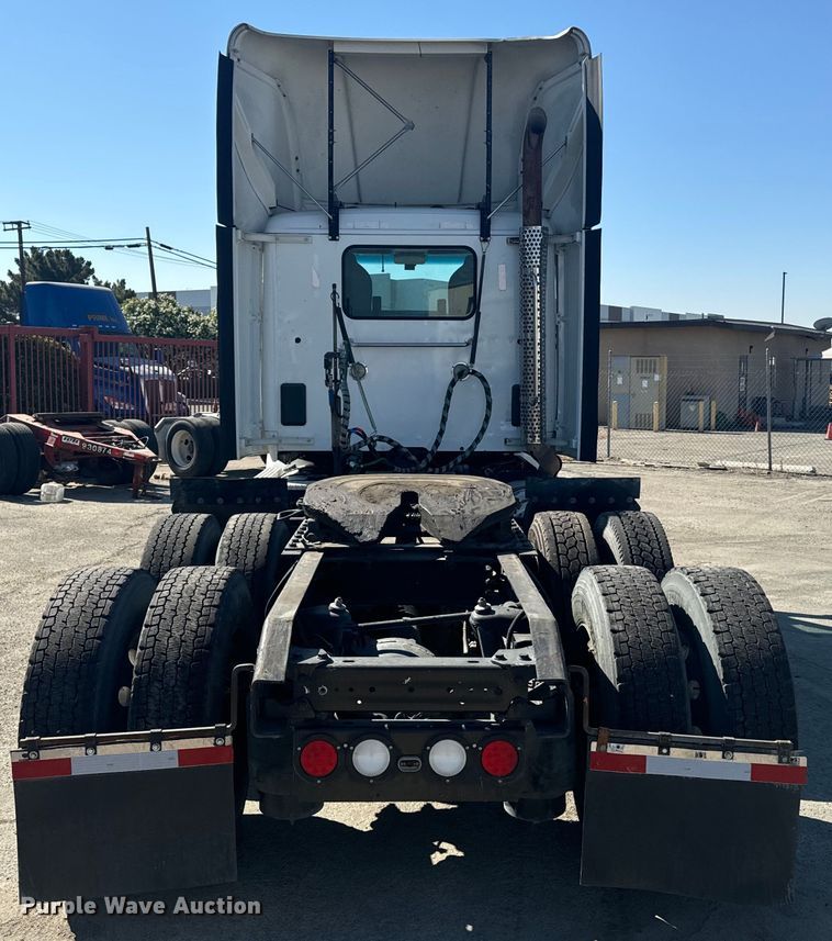 image for item EI4027 2014 Kenworth T680 semi truck