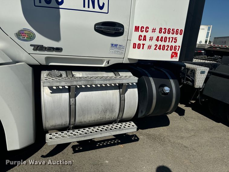 image for item EI4027 2014 Kenworth T680 semi truck