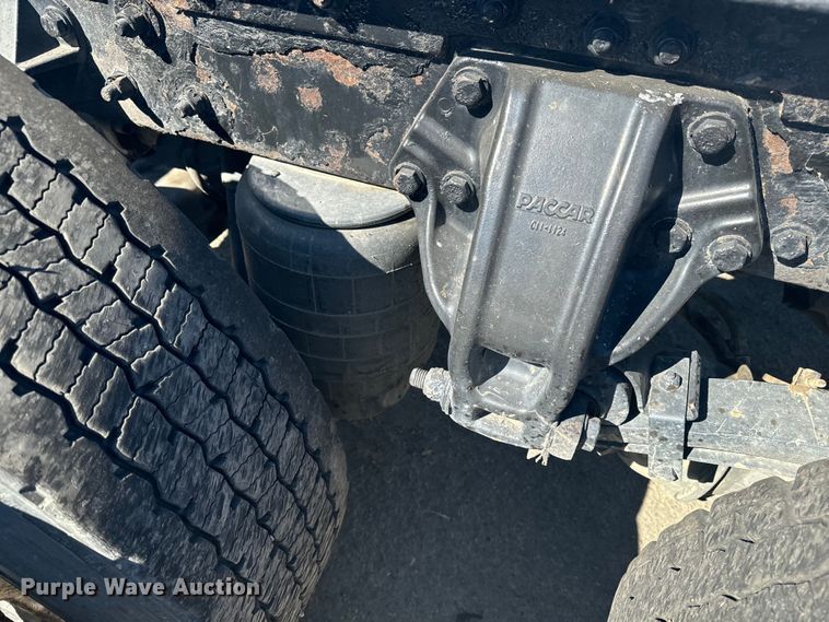 image for item EI4027 2014 Kenworth T680 semi truck