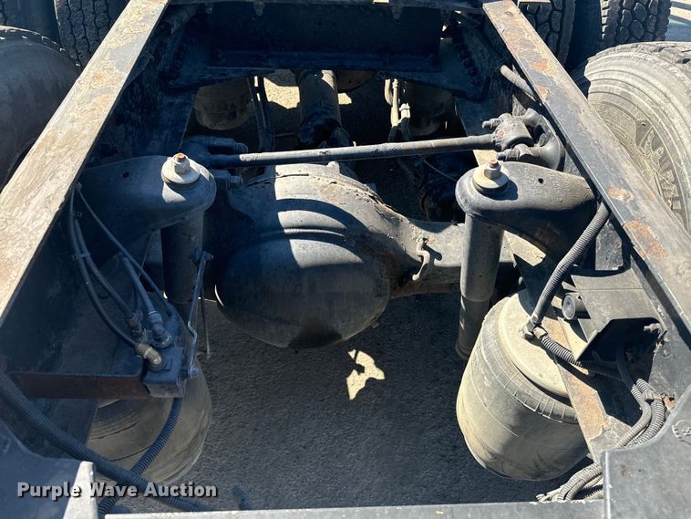 image for item EI4027 2014 Kenworth T680 semi truck