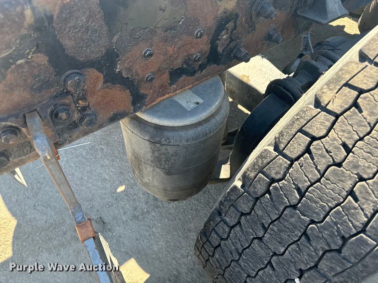 image for item EI4027 2014 Kenworth T680 semi truck