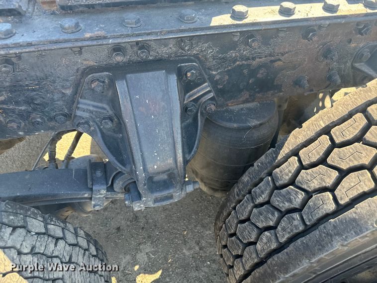 image for item EI4027 2014 Kenworth T680 semi truck