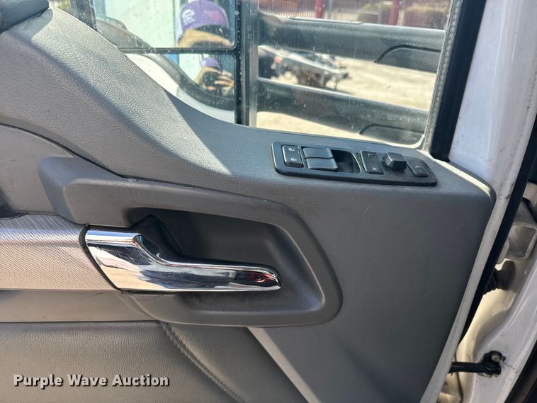 image for item EI4027 2014 Kenworth T680 semi truck