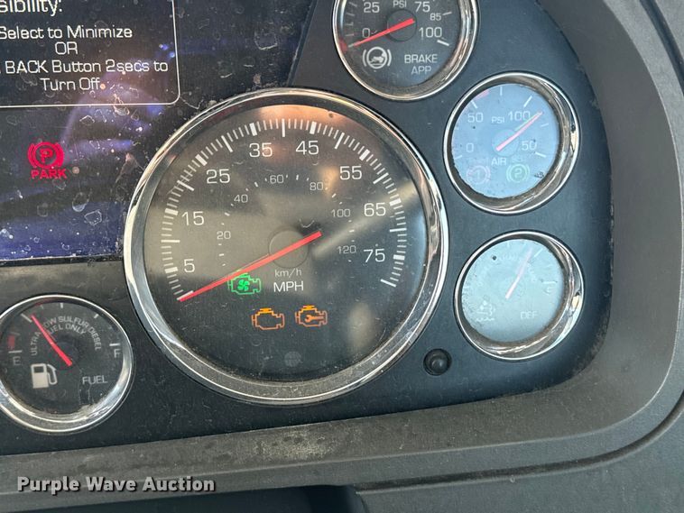 image for item EI4027 2014 Kenworth T680 semi truck