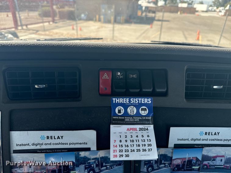 image for item EI4027 2014 Kenworth T680 semi truck