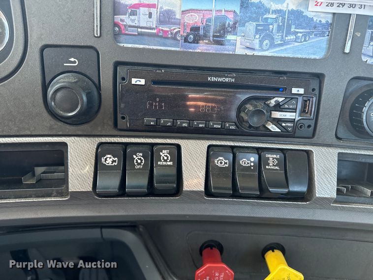 image for item EI4027 2014 Kenworth T680 semi truck