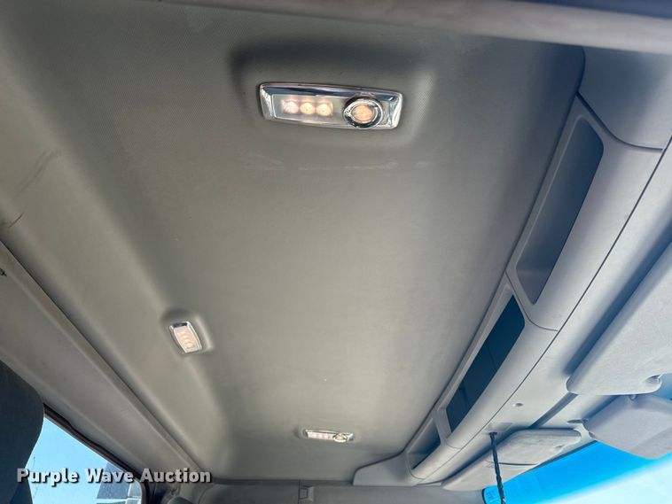 image for item EI4027 2014 Kenworth T680 semi truck