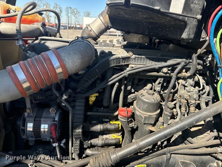 image for item EI4027 2014 Kenworth T680 semi truck