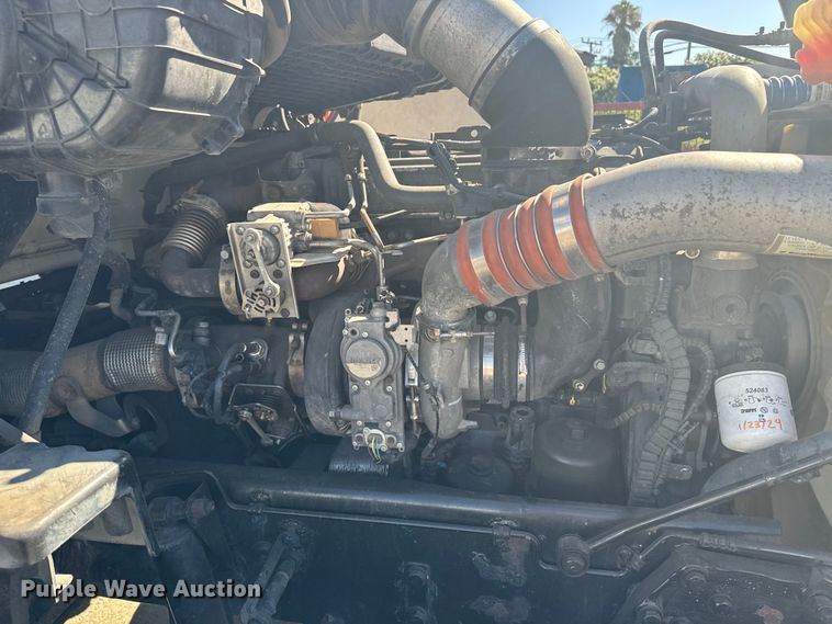 image for item EI4027 2014 Kenworth T680 semi truck