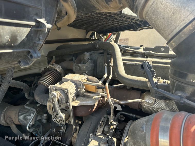 image for item EI4027 2014 Kenworth T680 semi truck