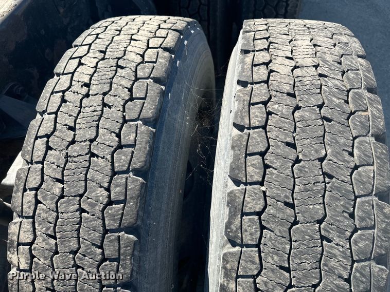 image for item EI4027 2014 Kenworth T680 semi truck