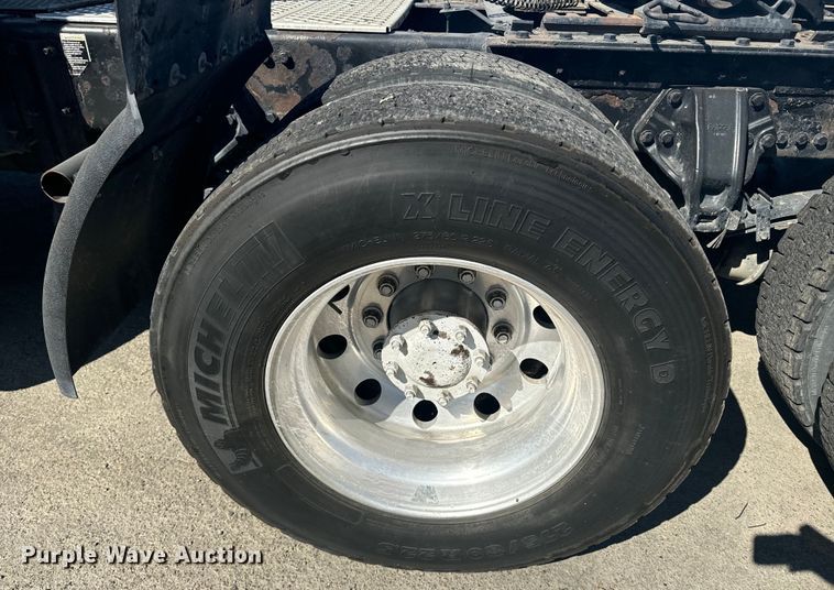 image for item EI4027 2014 Kenworth T680 semi truck