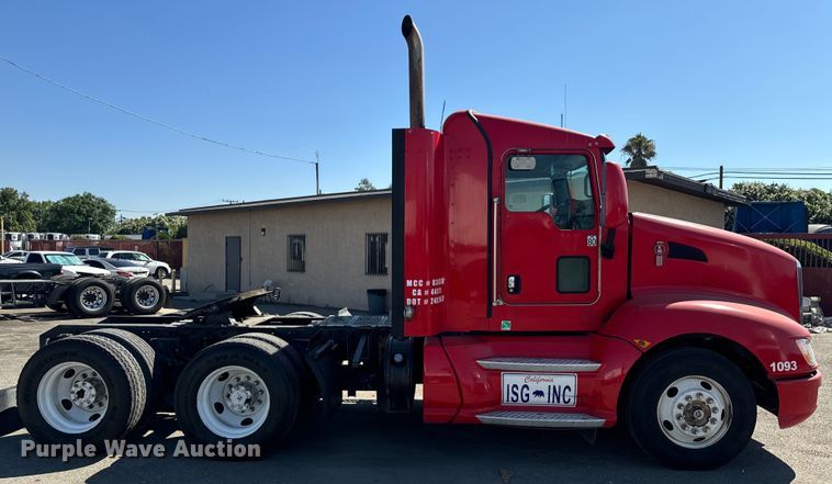 image for item EI4028 2014 Kenworth T660 semi truck