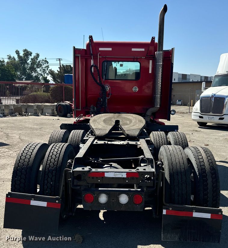 image for item EI4028 2014 Kenworth T660 semi truck