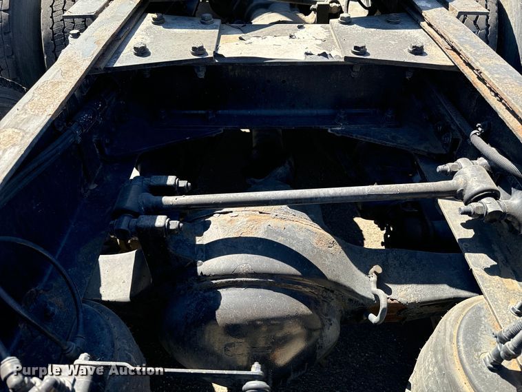 image for item EI4028 2014 Kenworth T660 semi truck