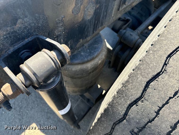 image for item EI4028 2014 Kenworth T660 semi truck