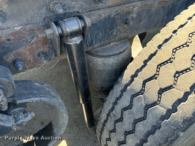 image for item EI4028 2014 Kenworth T660 semi truck