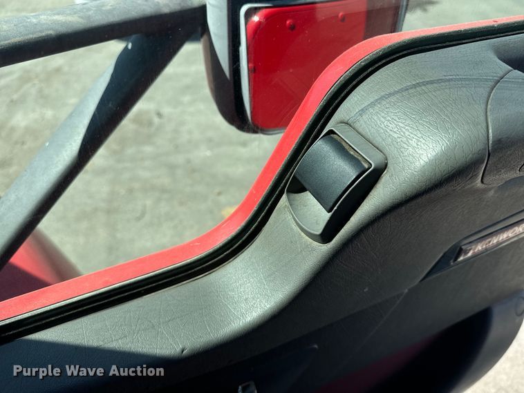 image for item EI4028 2014 Kenworth T660 semi truck