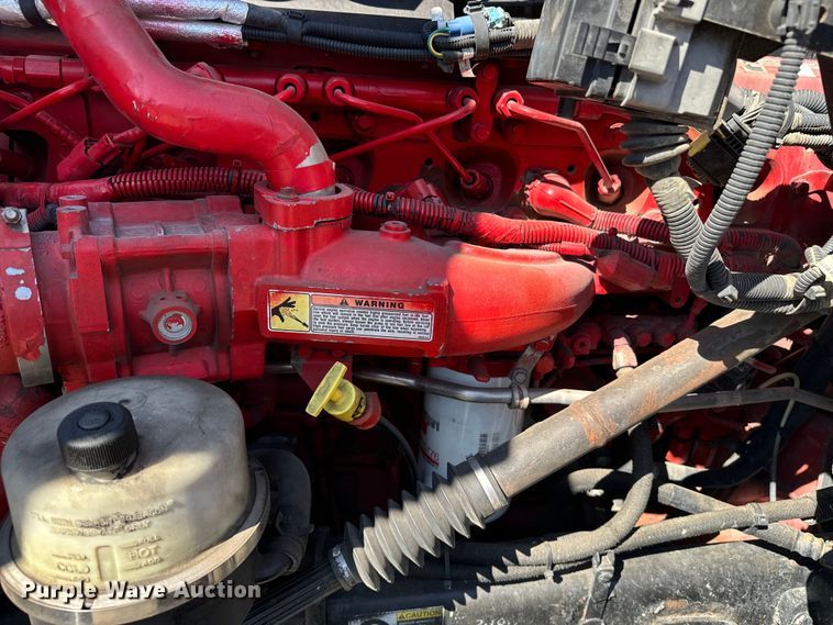 image for item EI4028 2014 Kenworth T660 semi truck