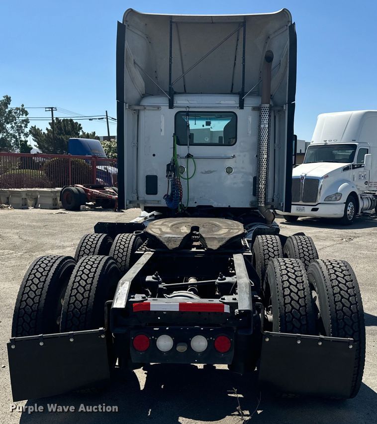 image for item EI4029 2014 Kenworth T680 semi truck