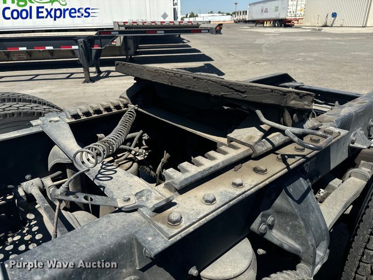 image for item EI4029 2014 Kenworth T680 semi truck