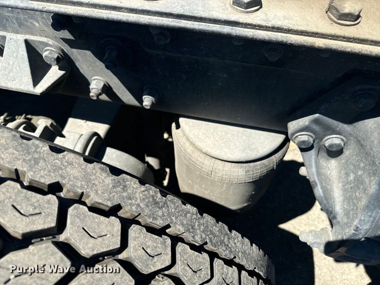 image for item EI4029 2014 Kenworth T680 semi truck