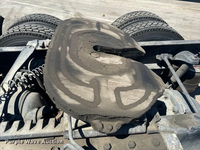 image for item EI4029 2014 Kenworth T680 semi truck