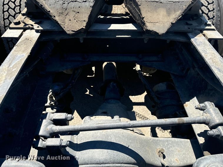 image for item EI4029 2014 Kenworth T680 semi truck