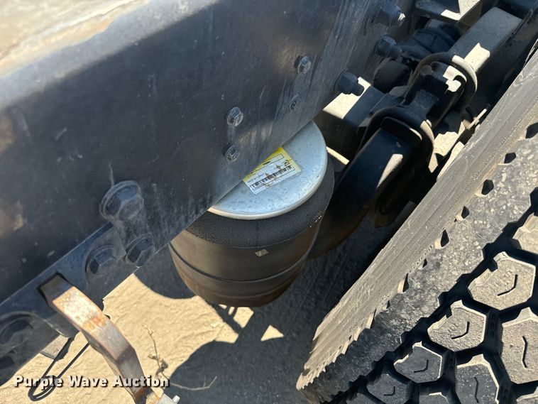 image for item EI4029 2014 Kenworth T680 semi truck