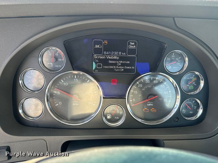 image for item EI4029 2014 Kenworth T680 semi truck